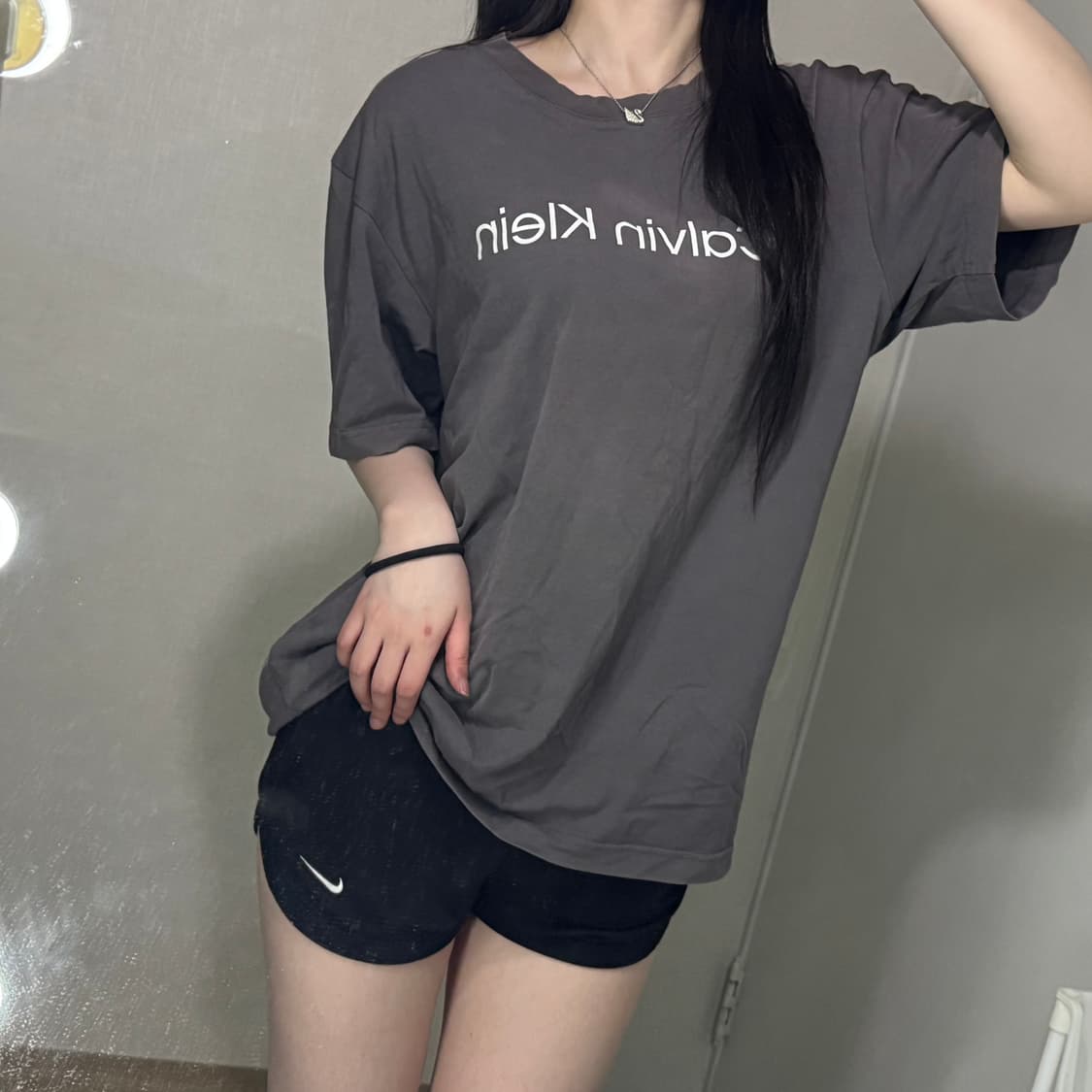 캘빈클라인 그레이 반팔티 🩶 상품이미지2