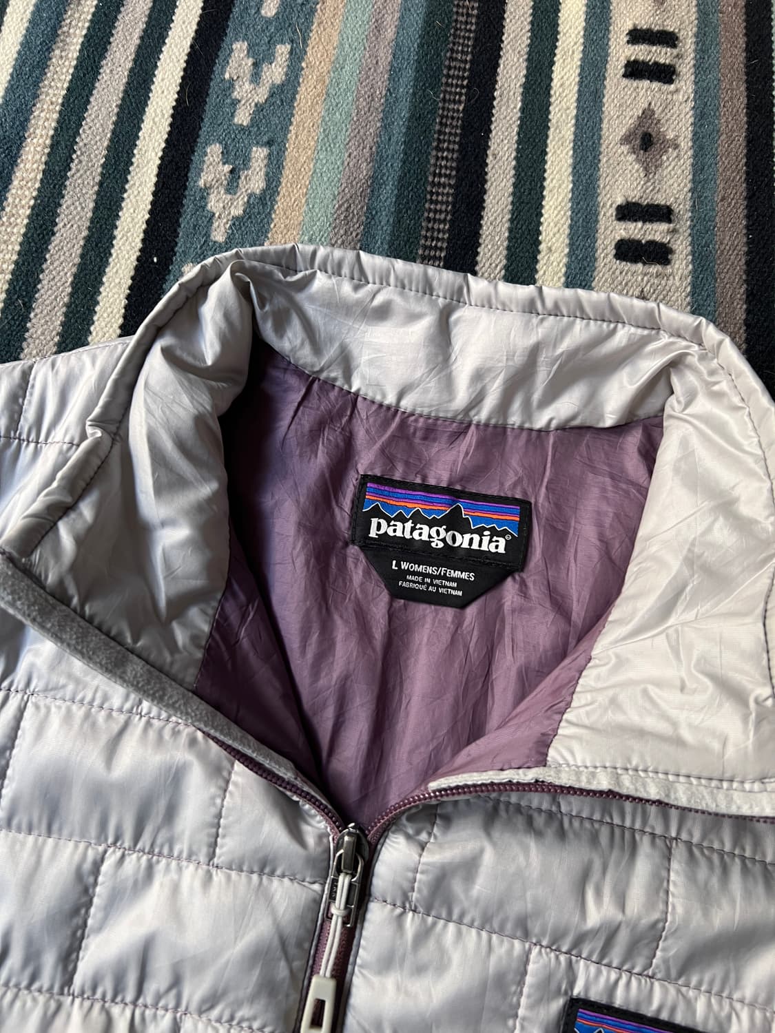 [L]파타고니아 우먼스 실버 화이트 경량 패딩 상품이미지2