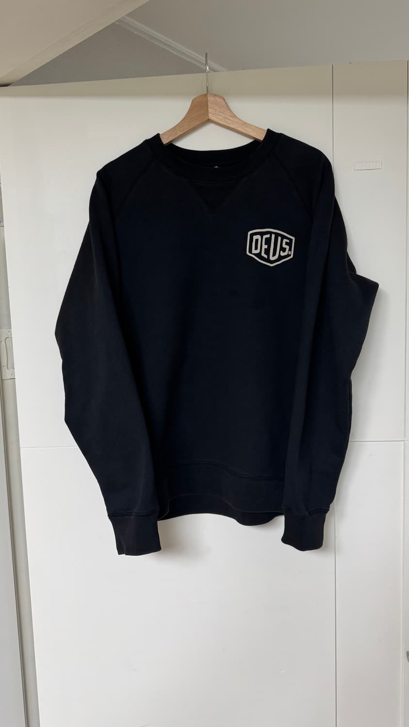 데우스 엑스 마키나 서울 xl 맨투맨 블랙 상품이미지1