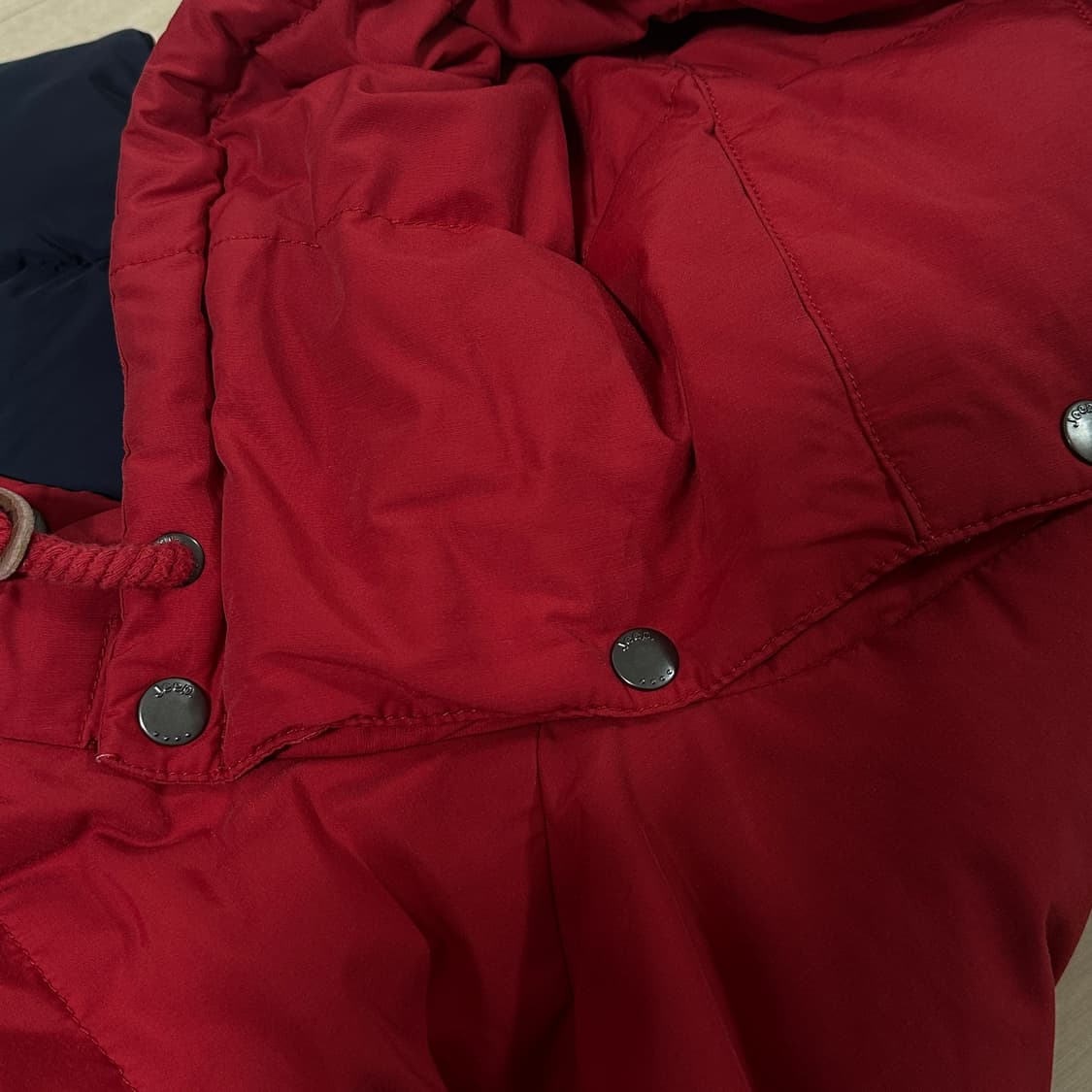 L 100 지프 리버서블 양면 덕다운 후드 패딩조끼 베스트 레드/네이비 상품이미지5