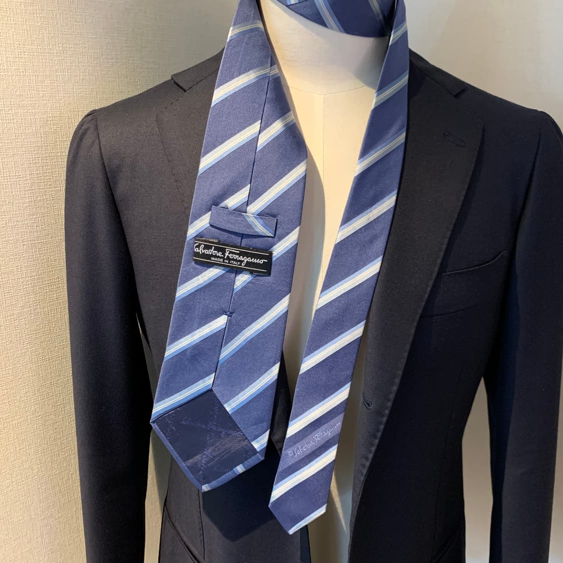 살바토레 페레가모 스트라이프 명품넥타이 A+등급 정장룩 코디 상품이미지2