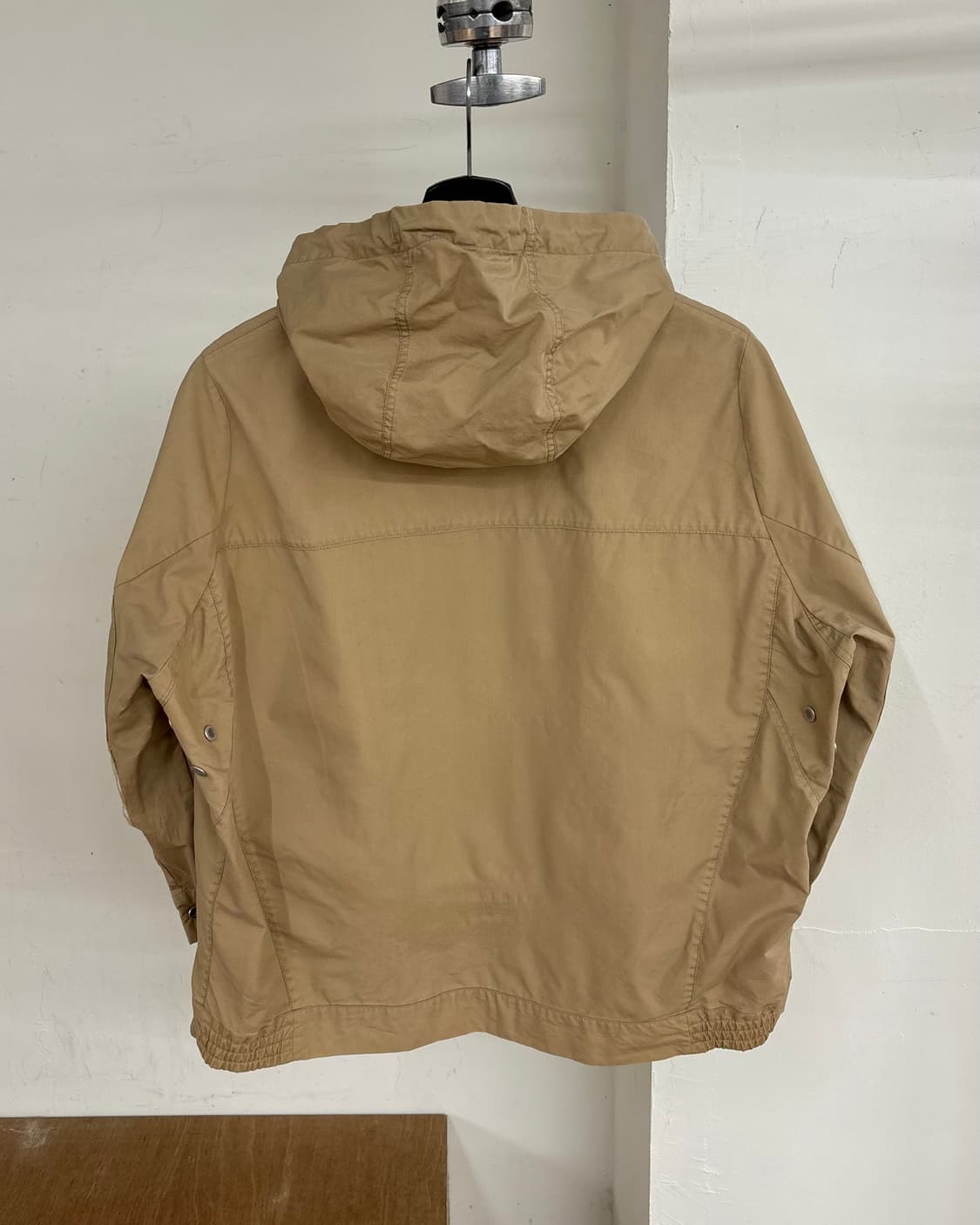 살바토레 페라가모 베이지 후드 바람막이 자켓 상품이미지6