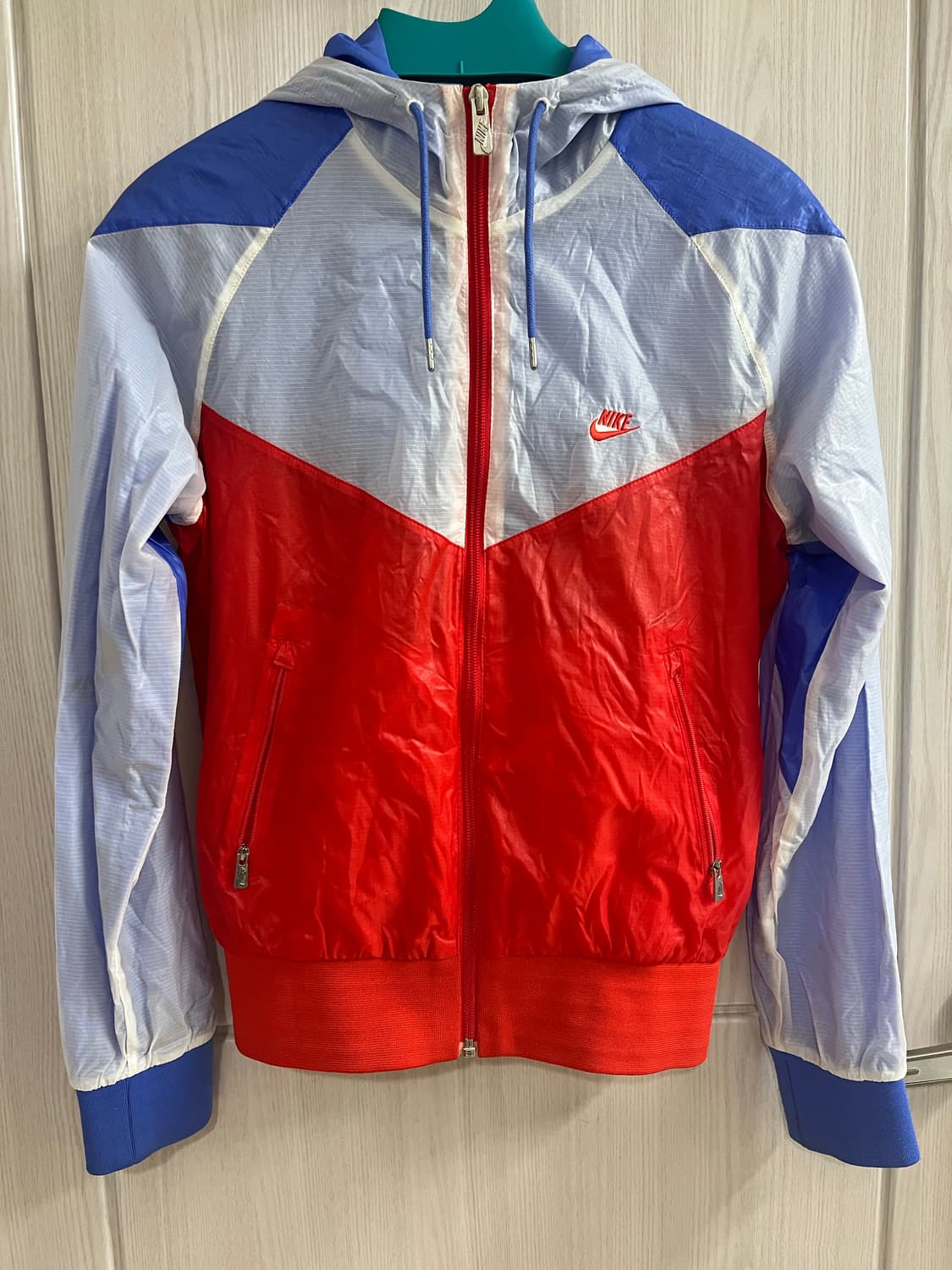 나이키 여성 바람막이 M 상품이미지1