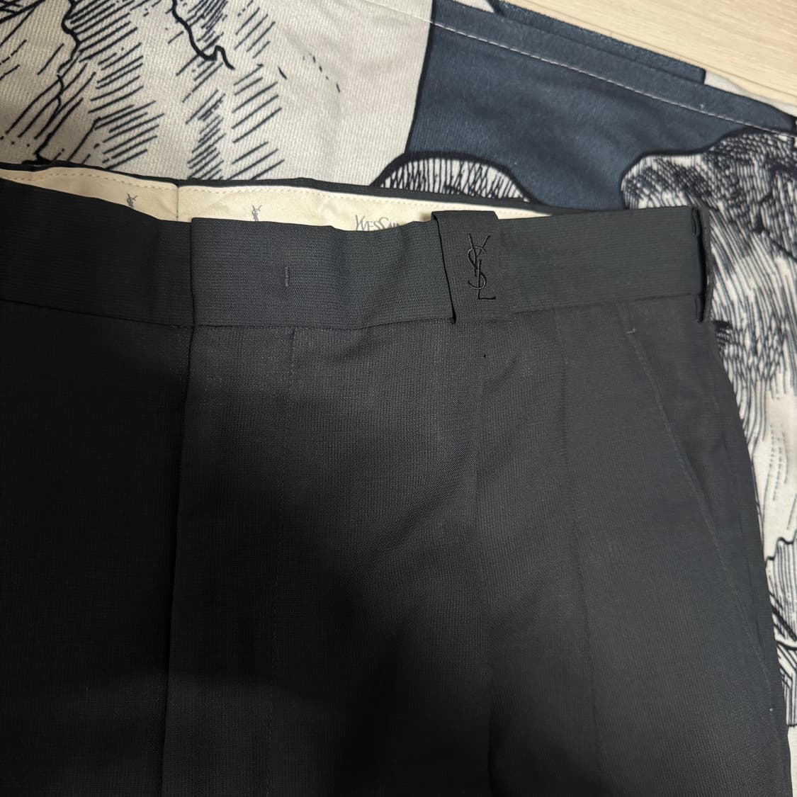 입생로랑 남자 정장 카브라 울 슬랙스 32사이즈 86-100 상품이미지2