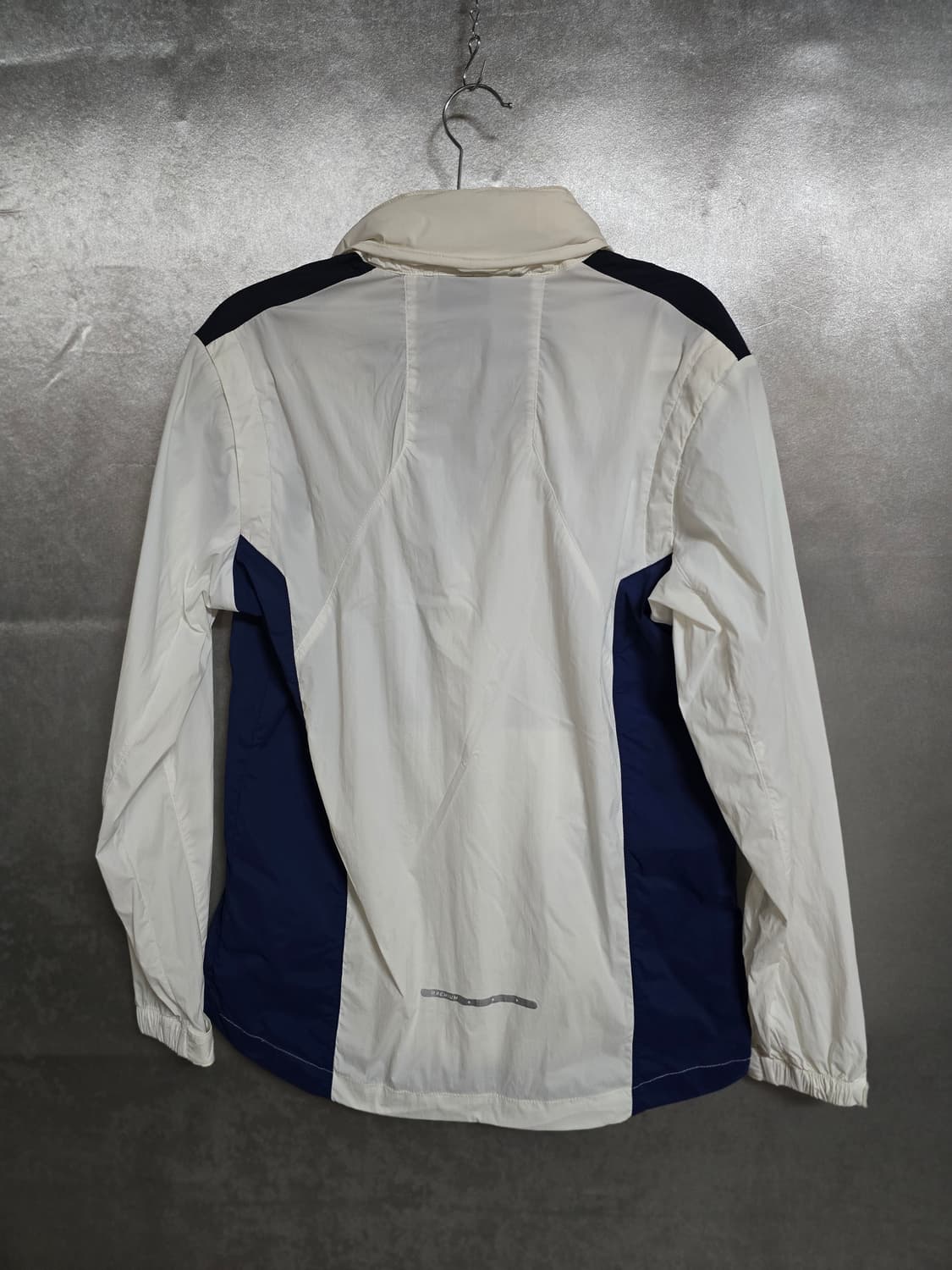 험멜 화이트/네이비 바람막이 자켓 상품이미지3