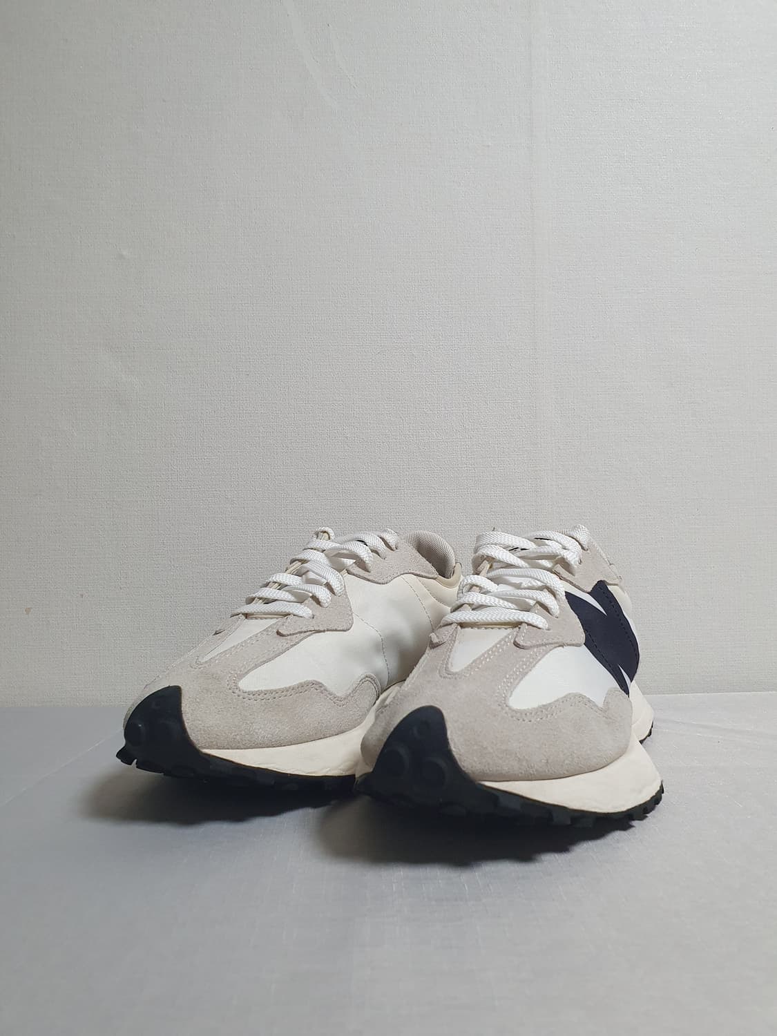 255mm 뉴발란스 327 그레이 블랙 스니커즈 상품이미지5