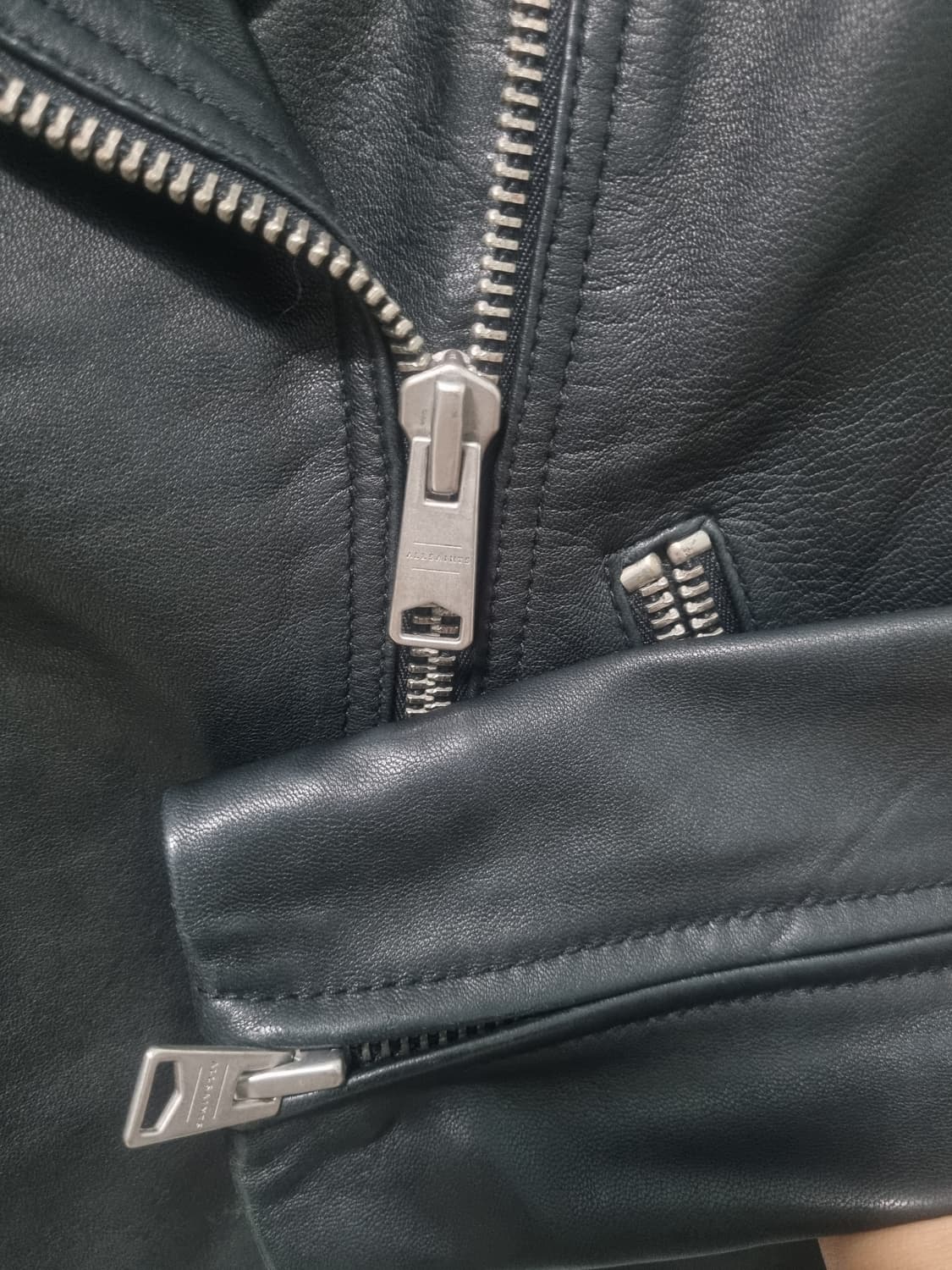 올세인츠 Allsaints 여성 가죽 점퍼 상품이미지4