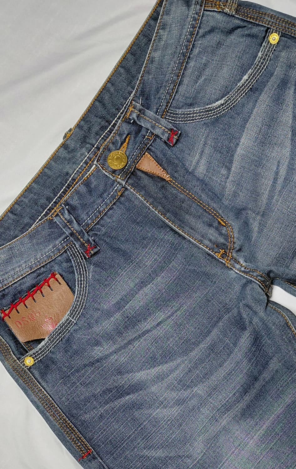 디스퀘어드2 레드탭 & 가죽 스티치 포인트 워싱진 (W34 L33) 상품이미지1