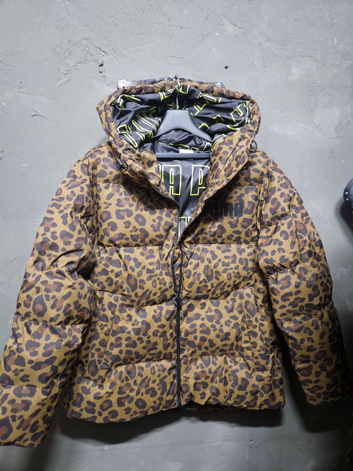 PUMA 레오파드 후드 패딩 (M) 상품이미지1