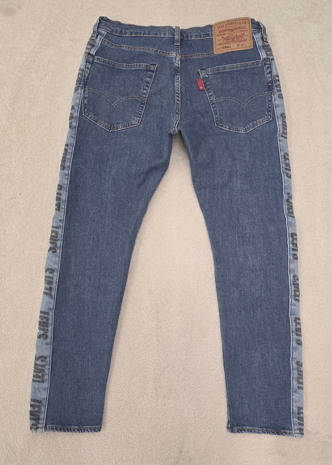 리바이스 프리미엄 하이볼 사이드패치
데님팬츠.   싸이즈 32 상품이미지3