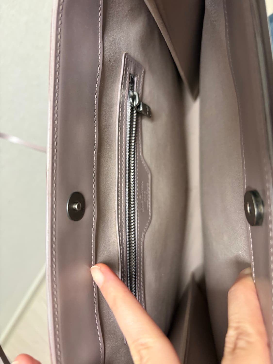 루이비통 에삐 숄더백 상품이미지8