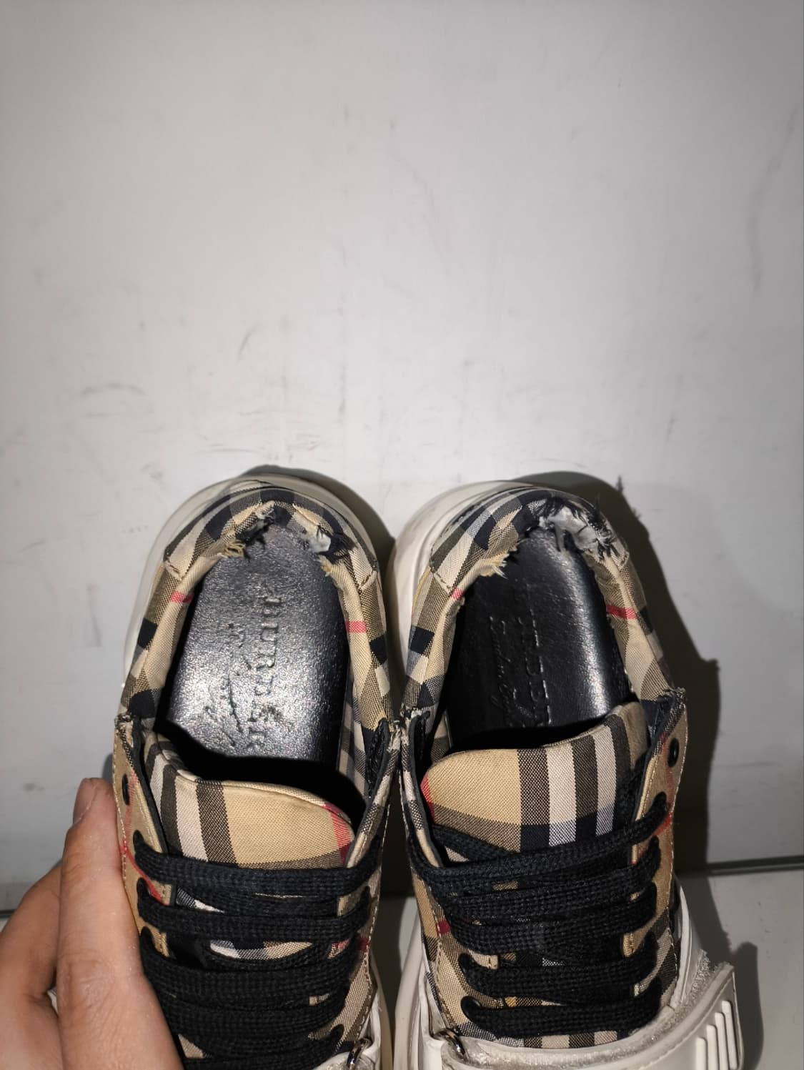 37 240mm 버버리 체크 빈티지 스니커즈 밸크로  상품이미지6