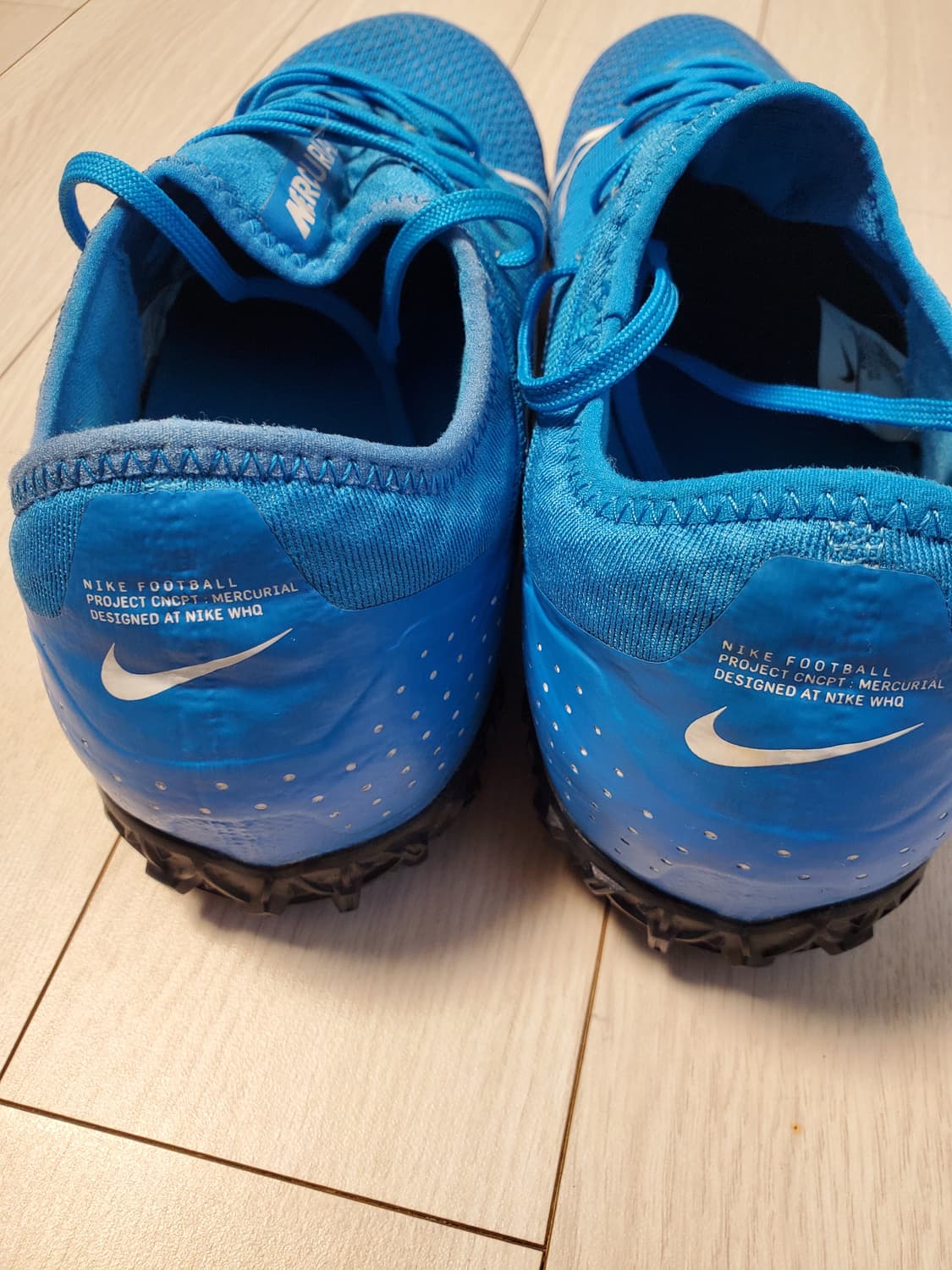 나이키 머큐리얼 베이퍼 13 프로 TF 사이즈280

여러 중고사이트에도 상품이미지4