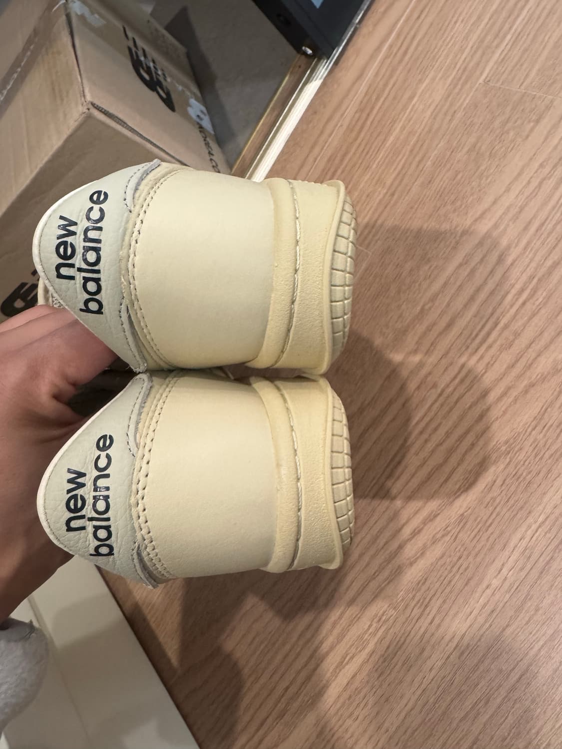 뉴발란스 오라리T500 275 23팝니다 상품이미지5