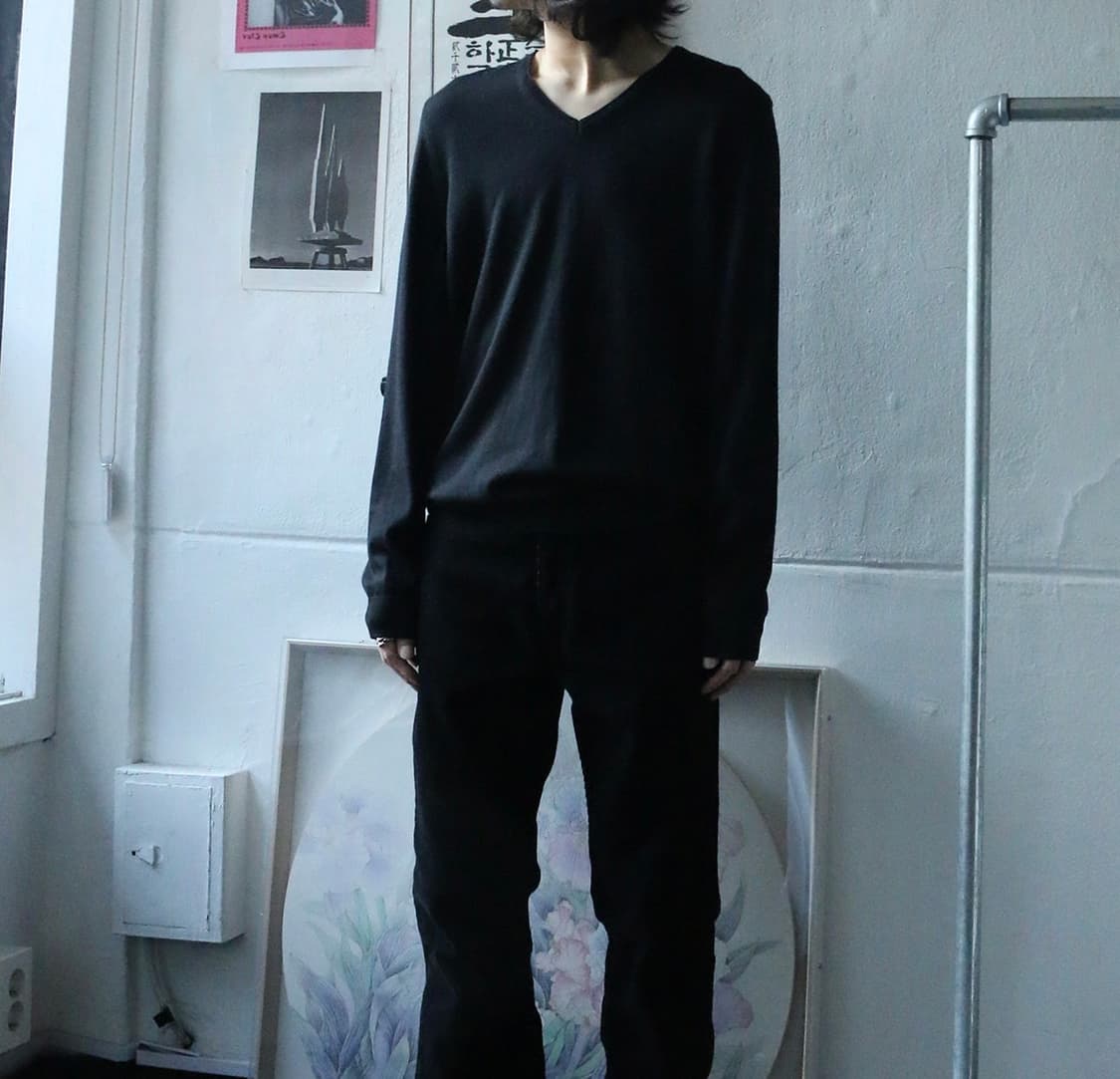 휴고보스 블랙 브이넥 롱슬리브 니트 상품이미지1