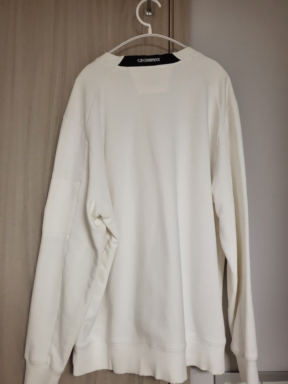 Cp컴퍼니 맨투맨 23fw 화이트 xxl 상품이미지2