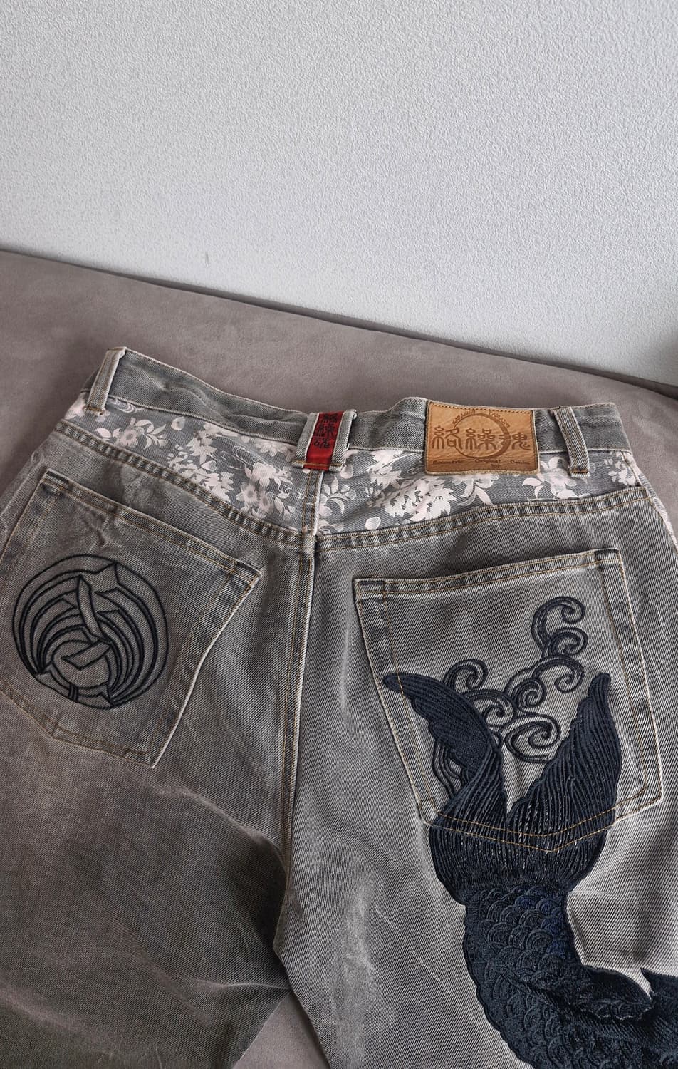 카라쿠리 타마시 잉어 자수 타투 오리엔탈 데님팬츠 상품이미지4