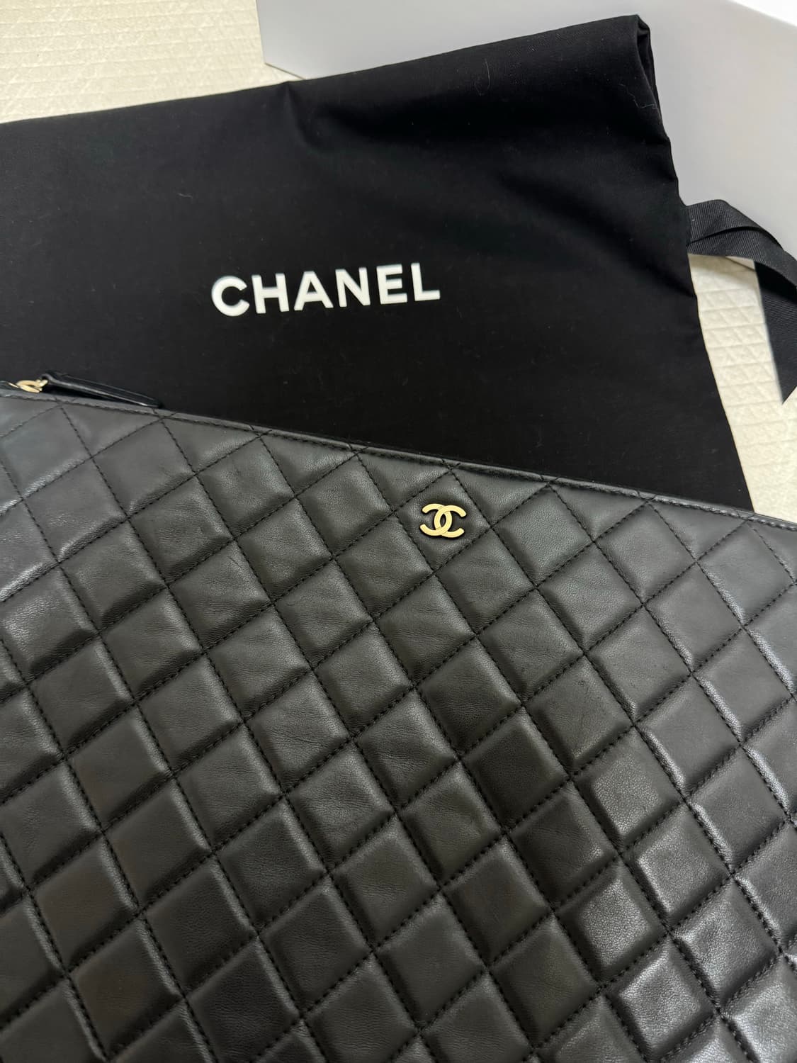 샤넬 클래식 램스킨 클러치 상품이미지1