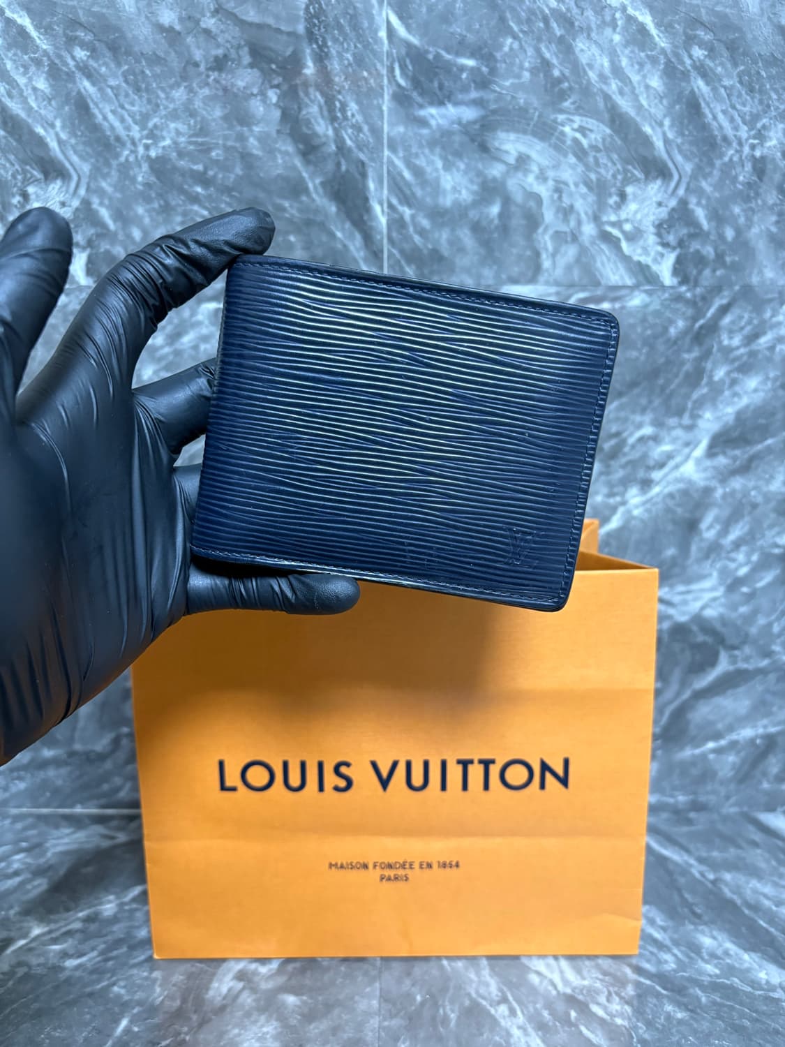 루이비통 슬렌더 윌렛 에삐 반지갑 상품이미지1