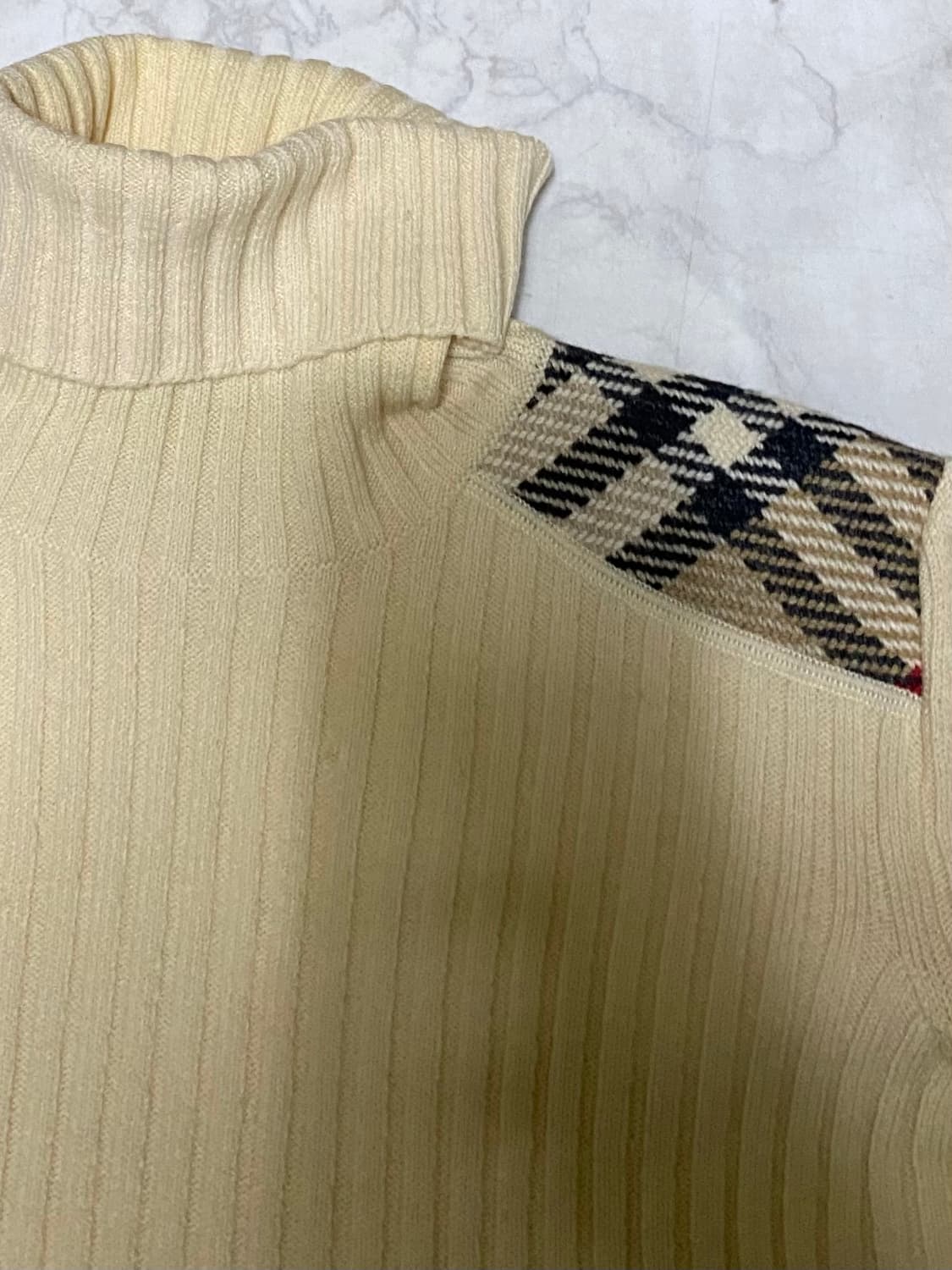 버버리 목폴라 티셔츠 여성 95 상품이미지2