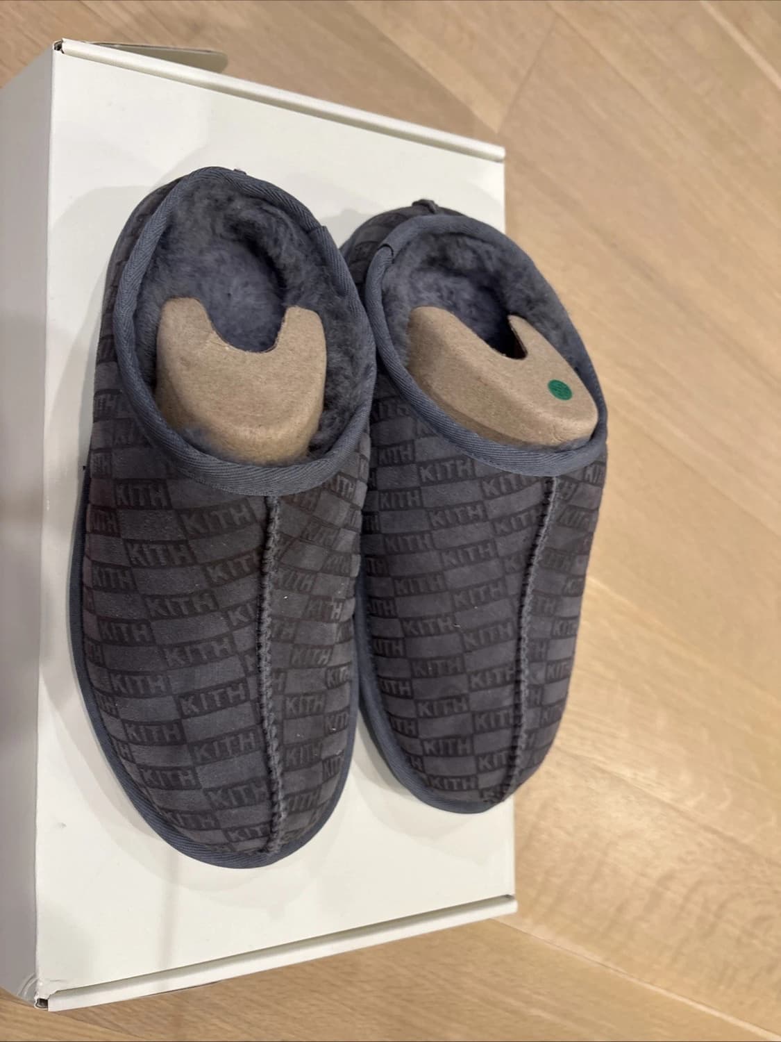 키스 모노그램 시어링 슬리퍼 상품이미지3