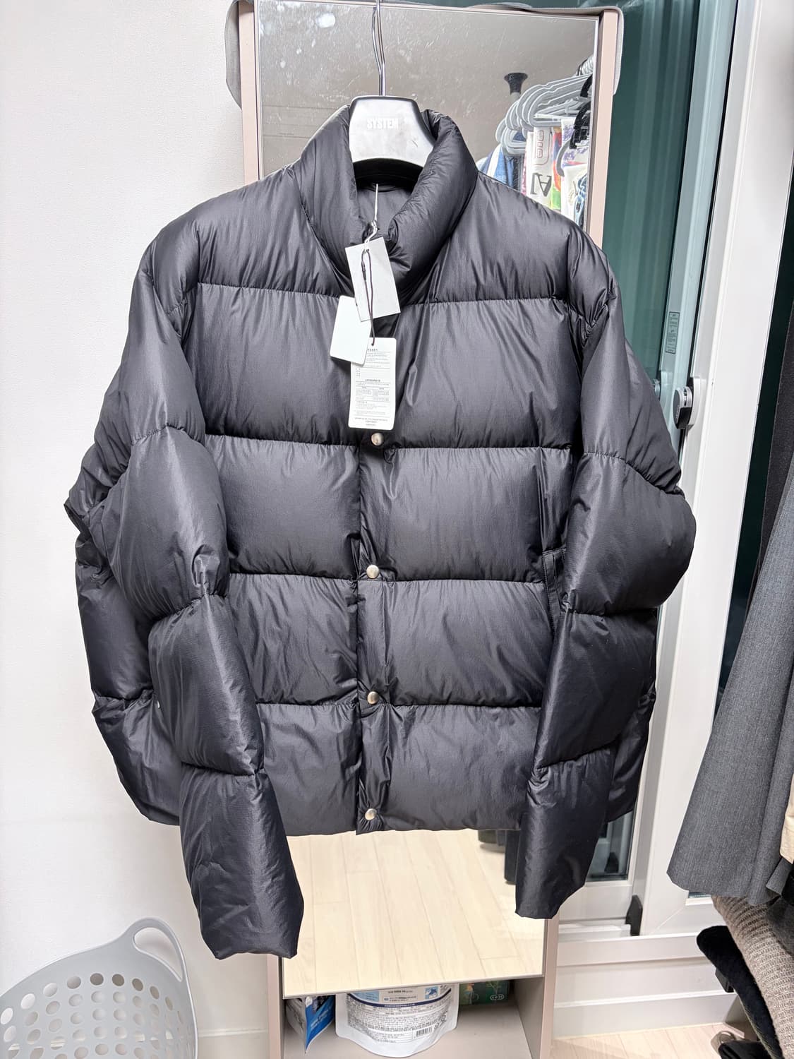 Comoli 25fw 나일론 다운 패딩 3사이즈 상품이미지1