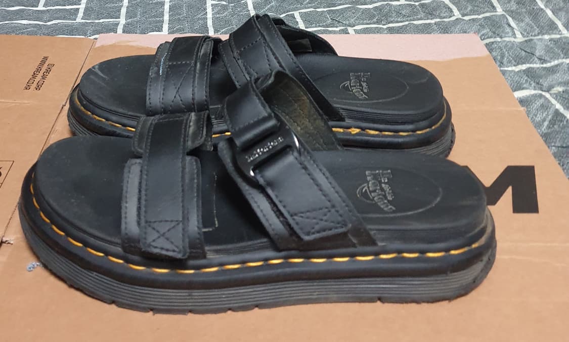 닥터마틴 힐튼 스트랩 가죽 슬리퍼 블랙 UK7 (260) 상품이미지3