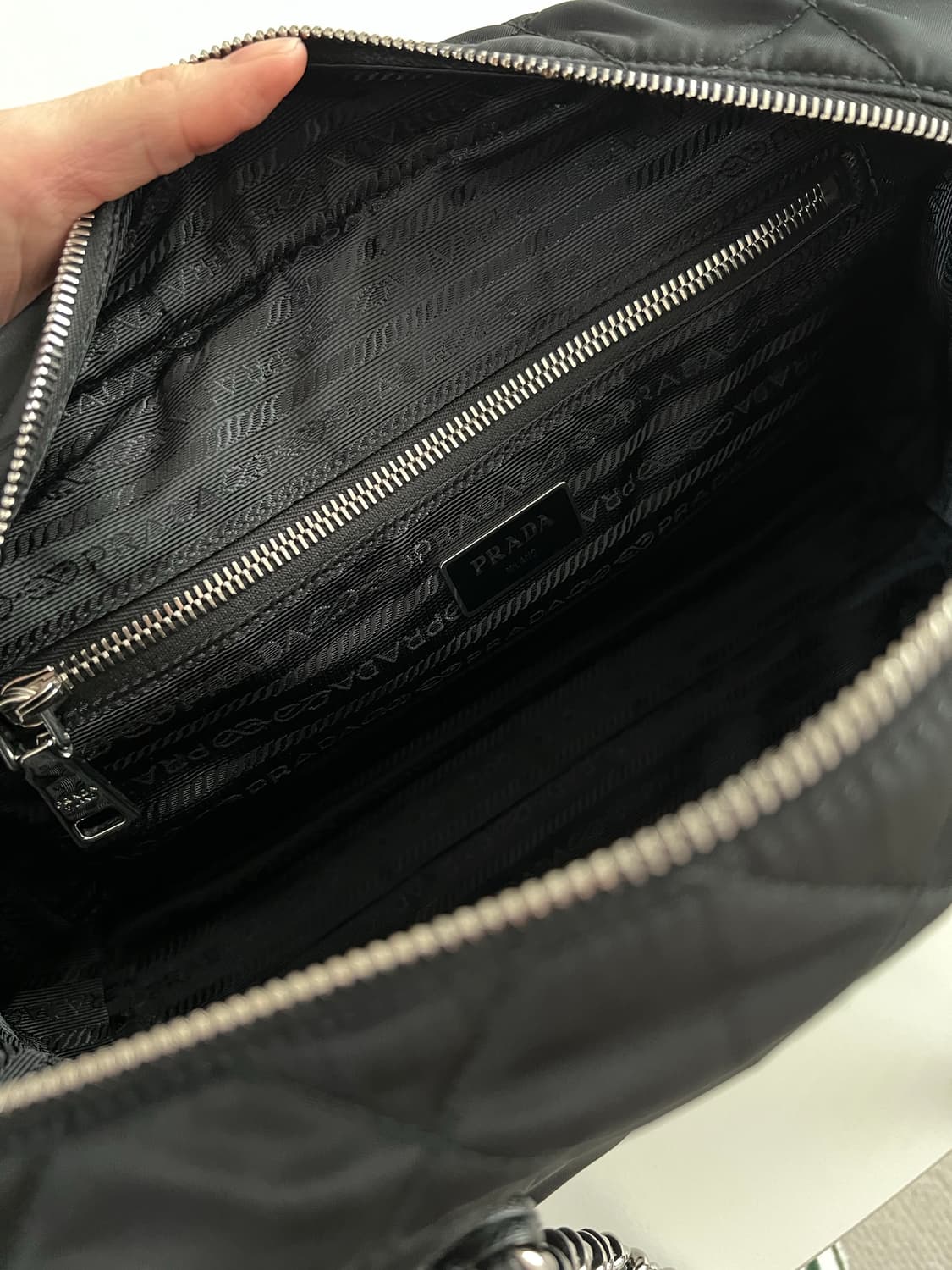 프라다 퀄팅체인 나일론 숄더백 (정품) 상품이미지9