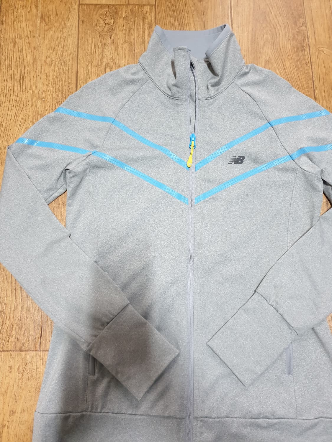 1015 뉴발란스 운동복 집업 90 사이즈입니다 상품이미지4