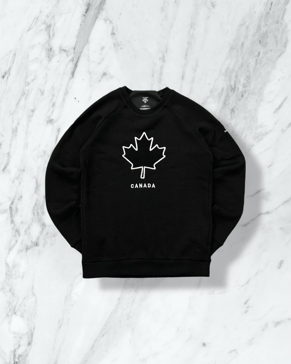 데상트 캐나다 스키 니트 맨투맨  상품이미지1