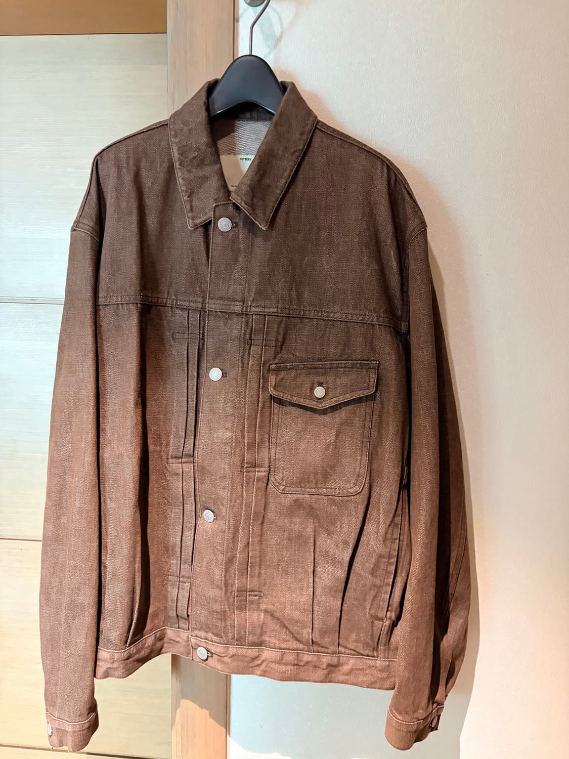 [3] 포터리 오가닉 코튼 데님 트러커 자켓 타입1 브라운 상품이미지2