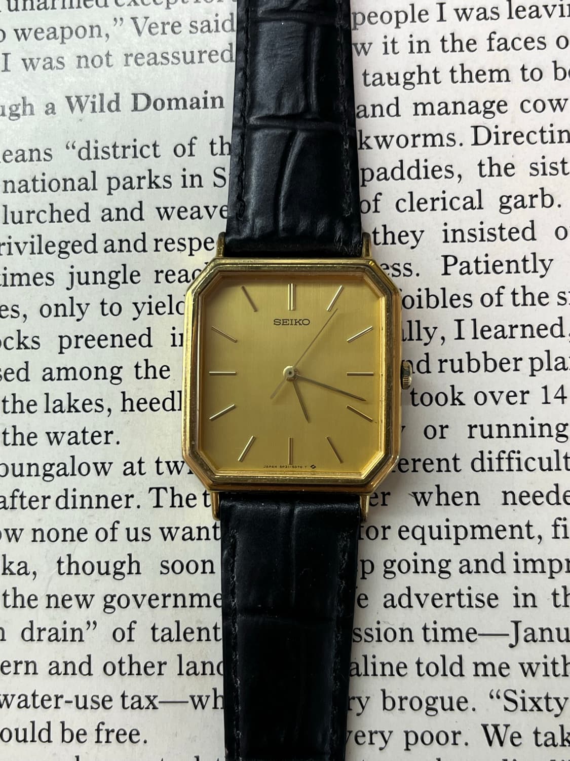 SEIKO 골드 탱크형 드레스 쿼츠 상품이미지1