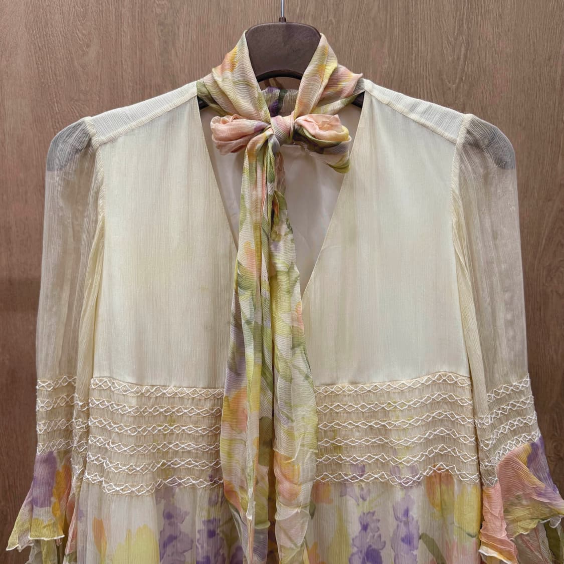 레드 발렌티노 플라워 타이 원피스 레이스 셔링 러플 소매 멀티컬러 상품이미지4