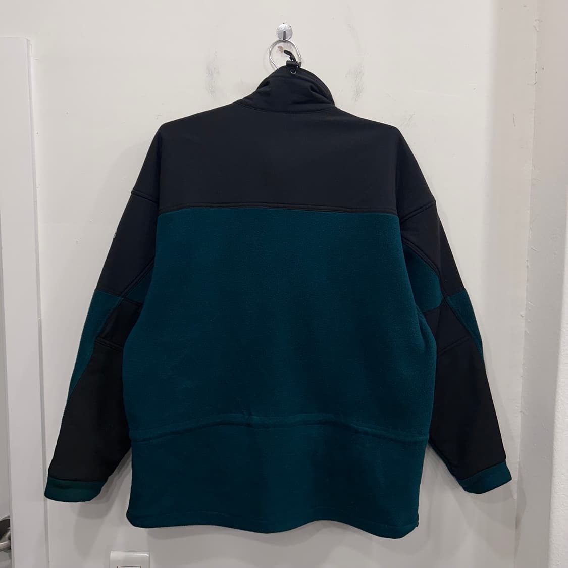 에코로바 나일론 패치 자수 플리스 자켓 상품이미지5