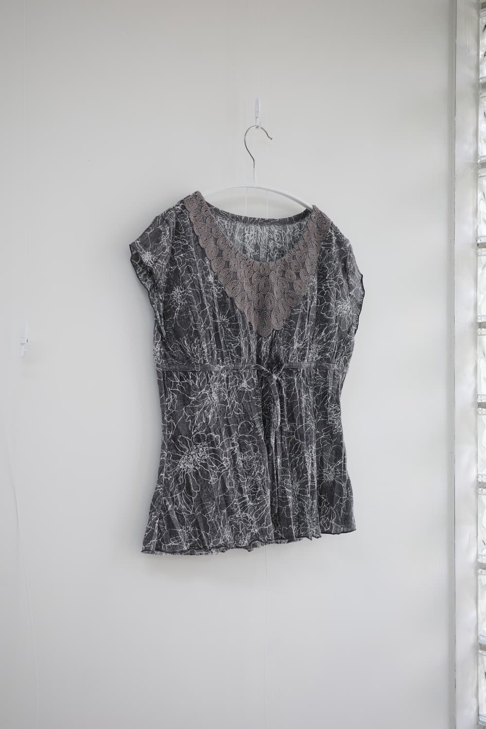 Cristalle grey oriental flower blouse 상품이미지3