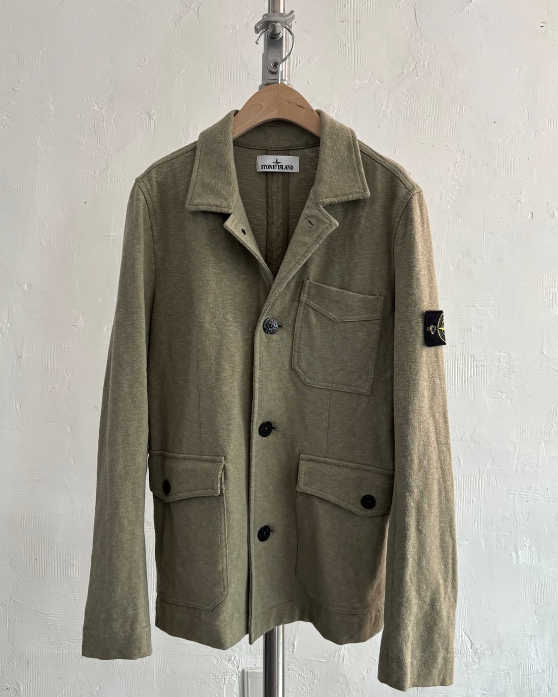 Stone Island 스톤아일랜드 올리브 그린 컬러 카라 필드 자켓 상품이미지1