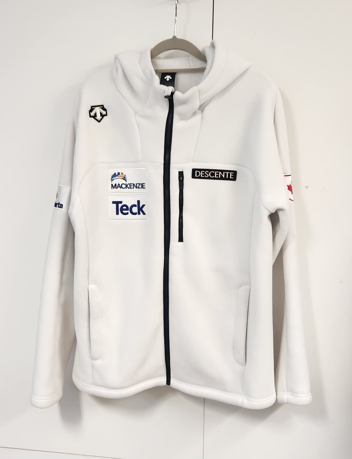 데상트 캐나다 스키크로스 후드형 본딩 플리스 100 상품이미지2