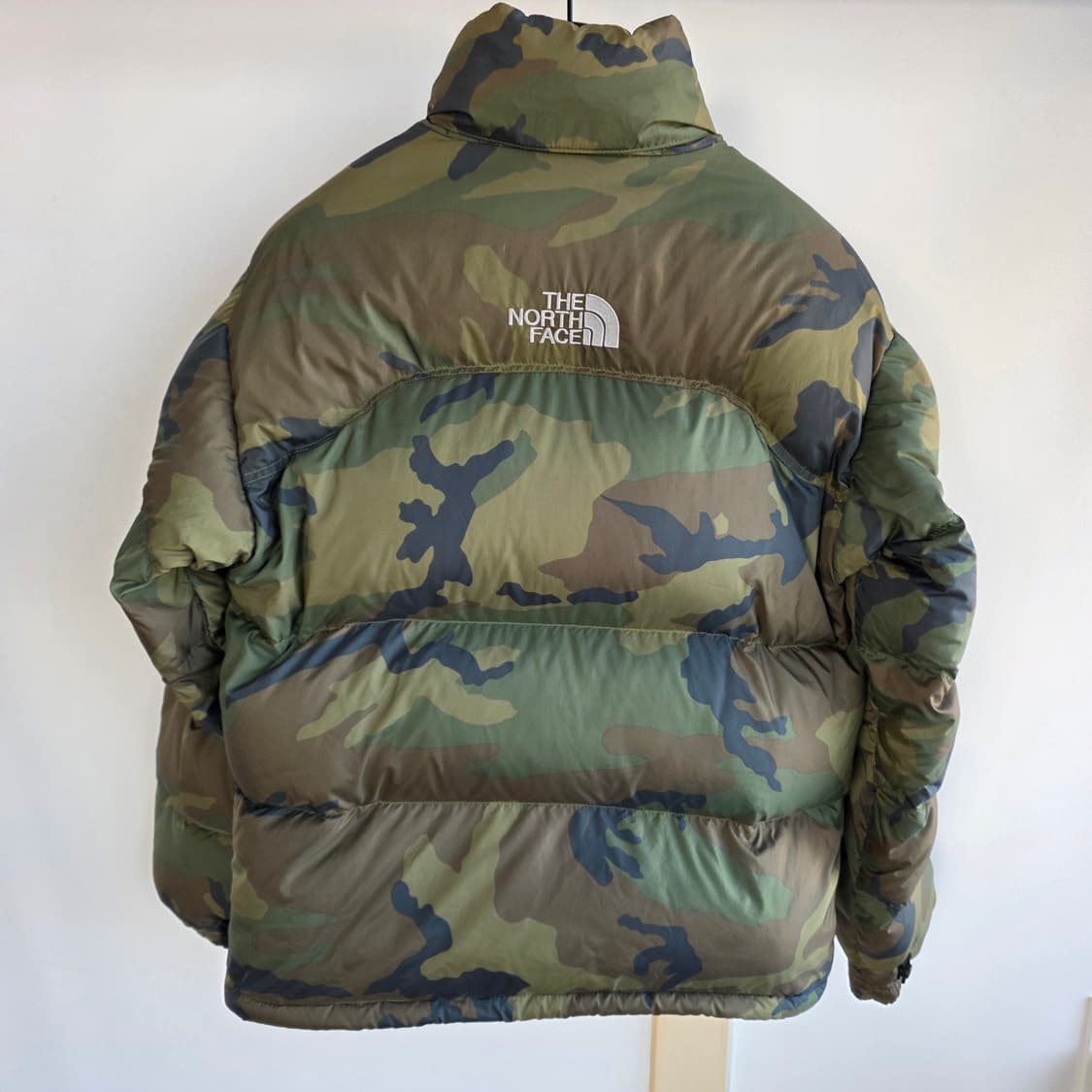 신품급!! 오리지널 일본판 노스페이스 700 눕시 센터로고 카모S(95) 상품이미지1