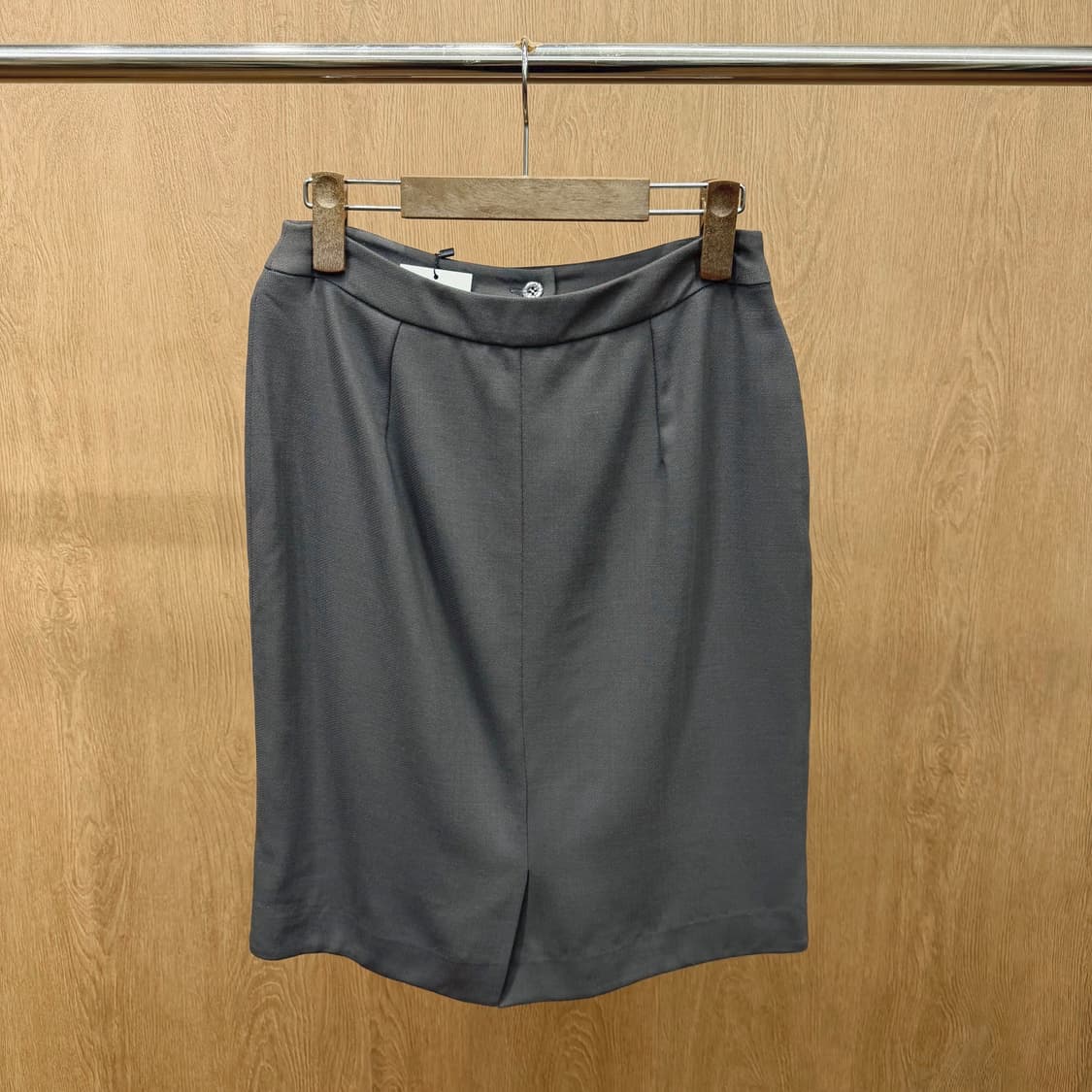 구찌 울 미디 스커트 로고 장식 지퍼 포켓 백 슬릿 디테일 H라인 브라운 상품이미지3