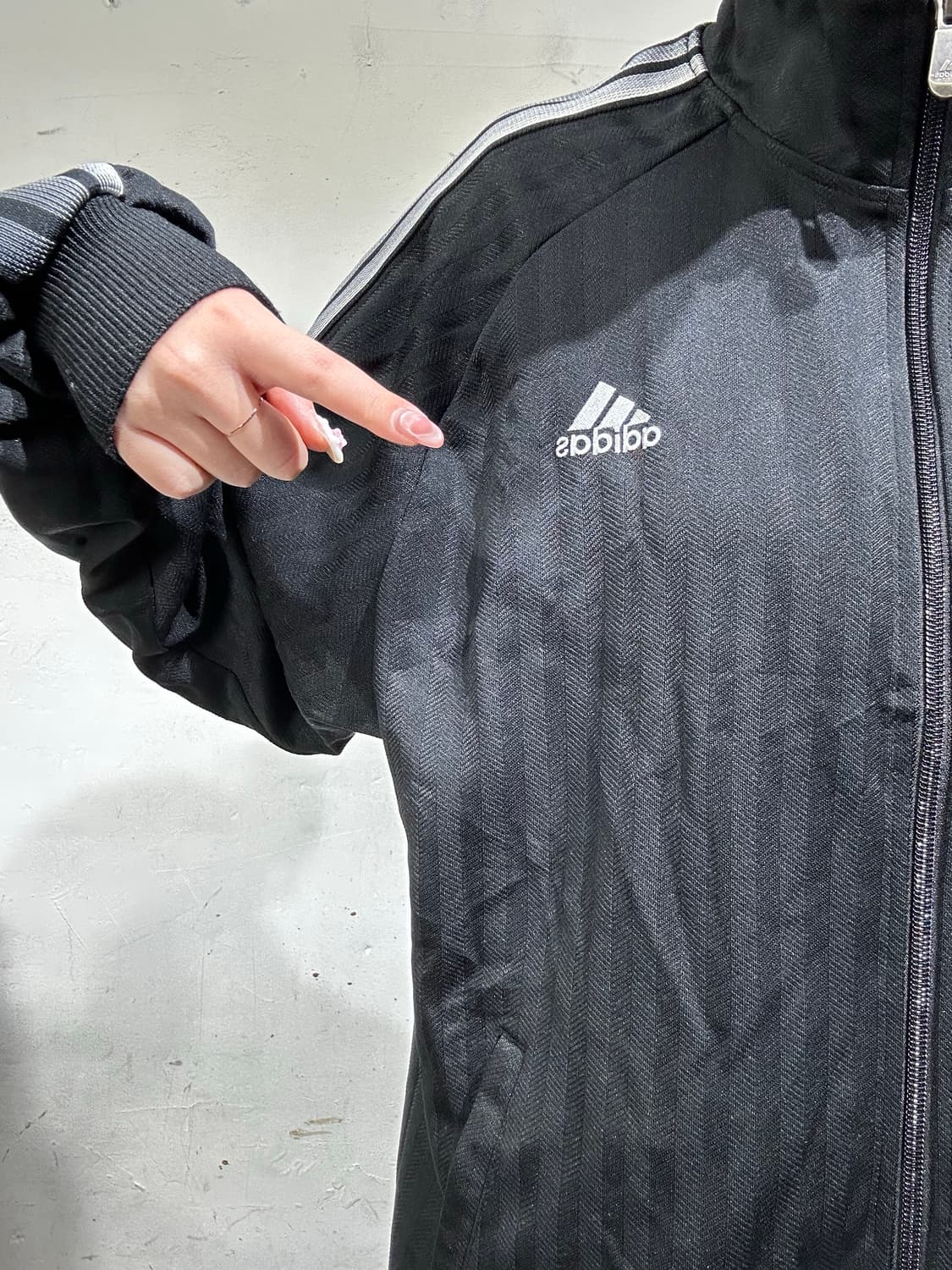 아디다스 블랙 오버핏 올드스쿨 삼선 트랙탑 져지 M 상품이미지4