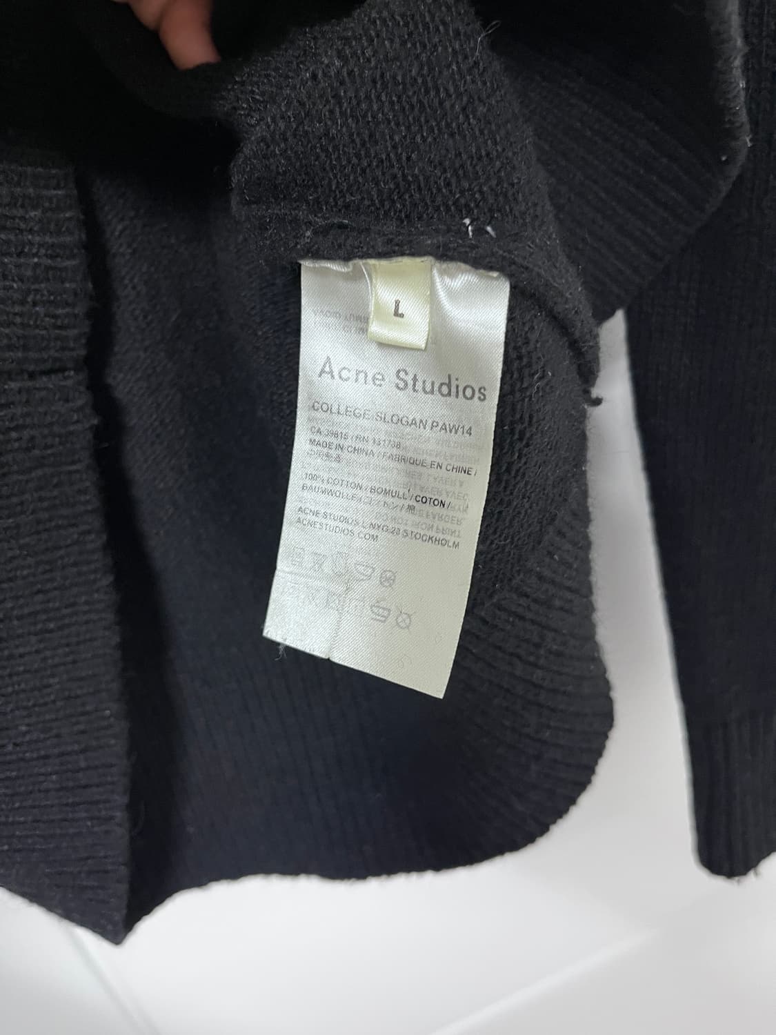 아크네 스튜디오 페이스 로고 가디건 싸게 팝니다! 상품이미지4
