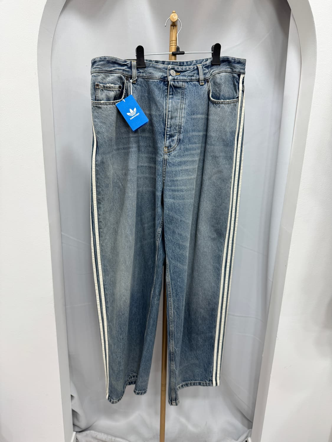 백화점판 발렌시아가 아디다스 데님팬츠 M  상품이미지1