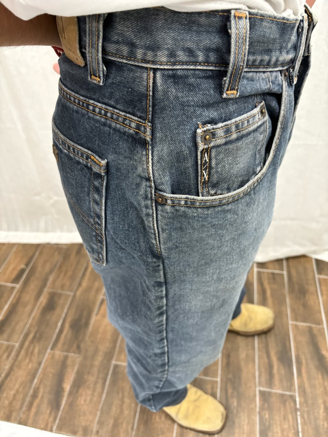 아르마니 익스체인지 AX 릴랙스드 핏 워싱 데님 팬츠 상품이미지2