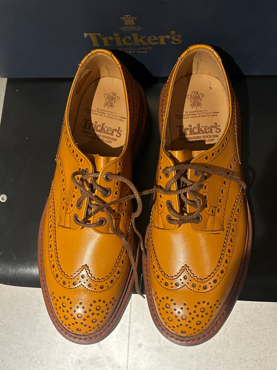 Tricker’s Acorn Antique Derby Brogues 상품이미지2