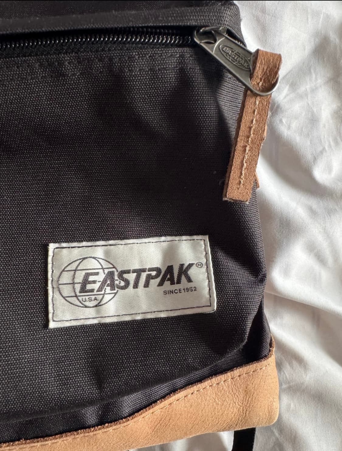 이스트팩 백팩 블랙 상품이미지2
