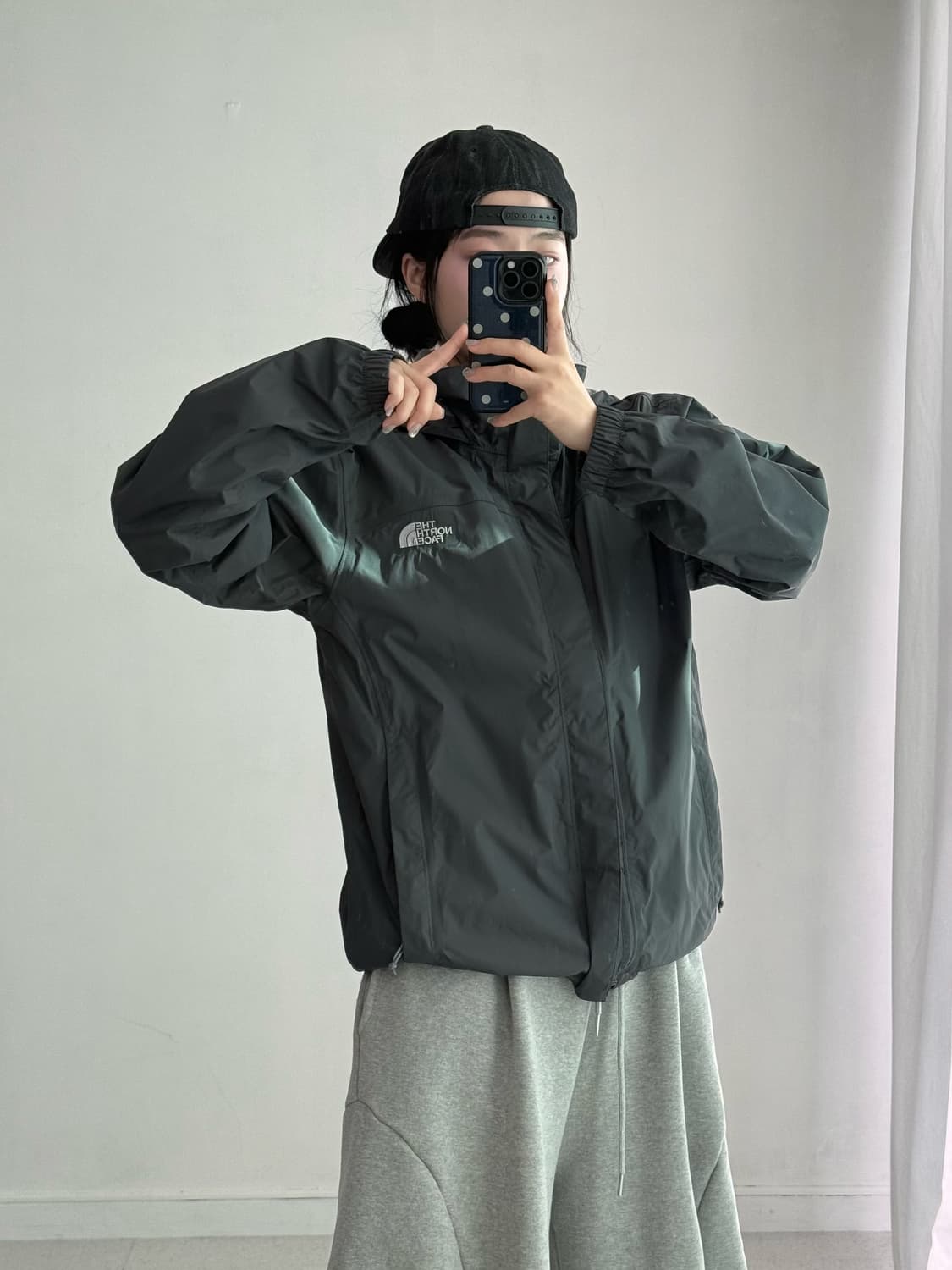 노스페이스 차콜 바람막이 상품이미지4