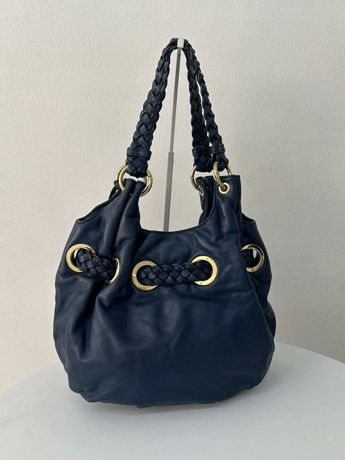 마이클코어스 브레이디드 가죽 테슬 숄더 호보백 상품이미지4