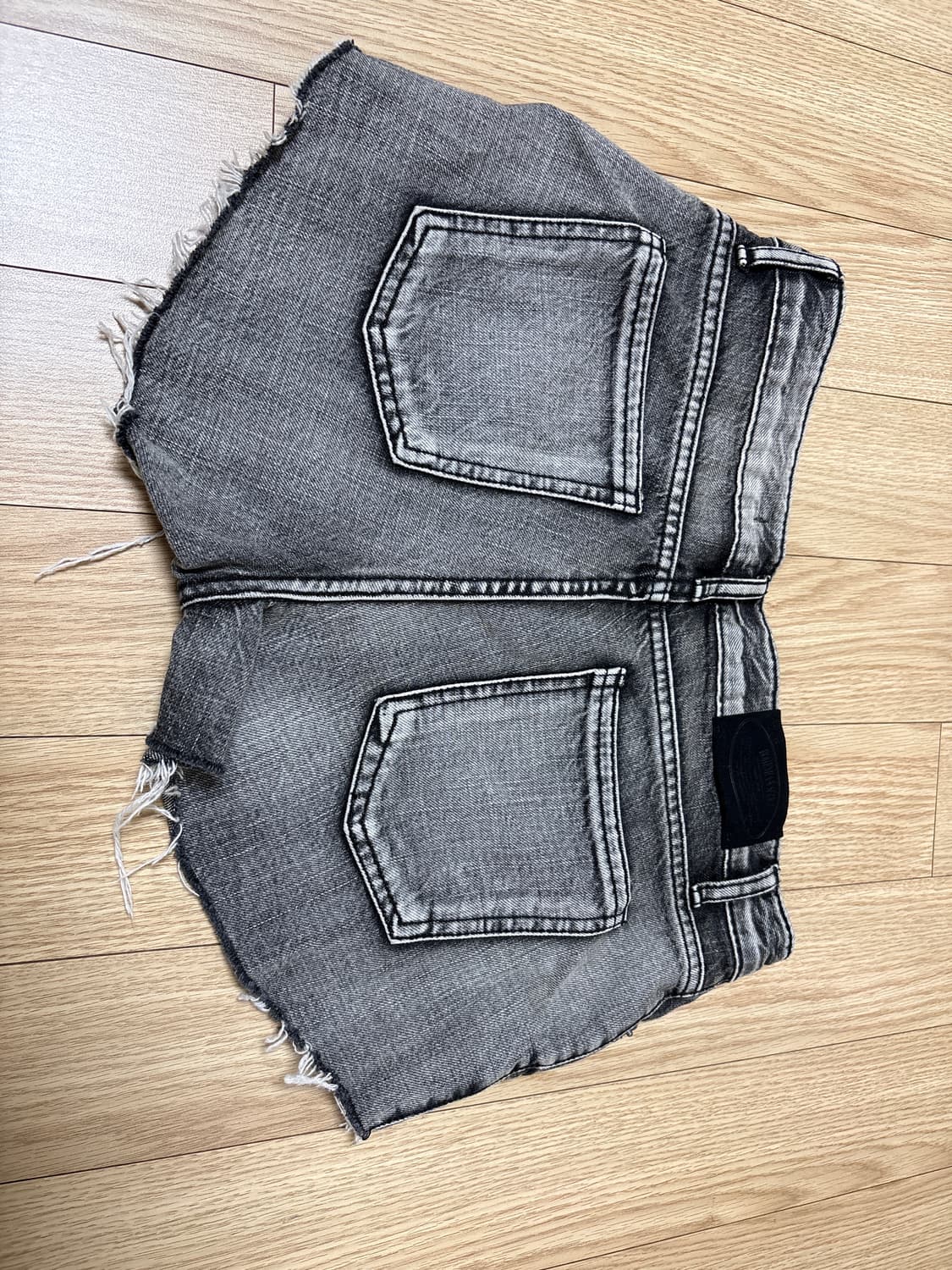 보헤미안서울 DESTROYED GRAY DENIM SHORTS 상품이미지3