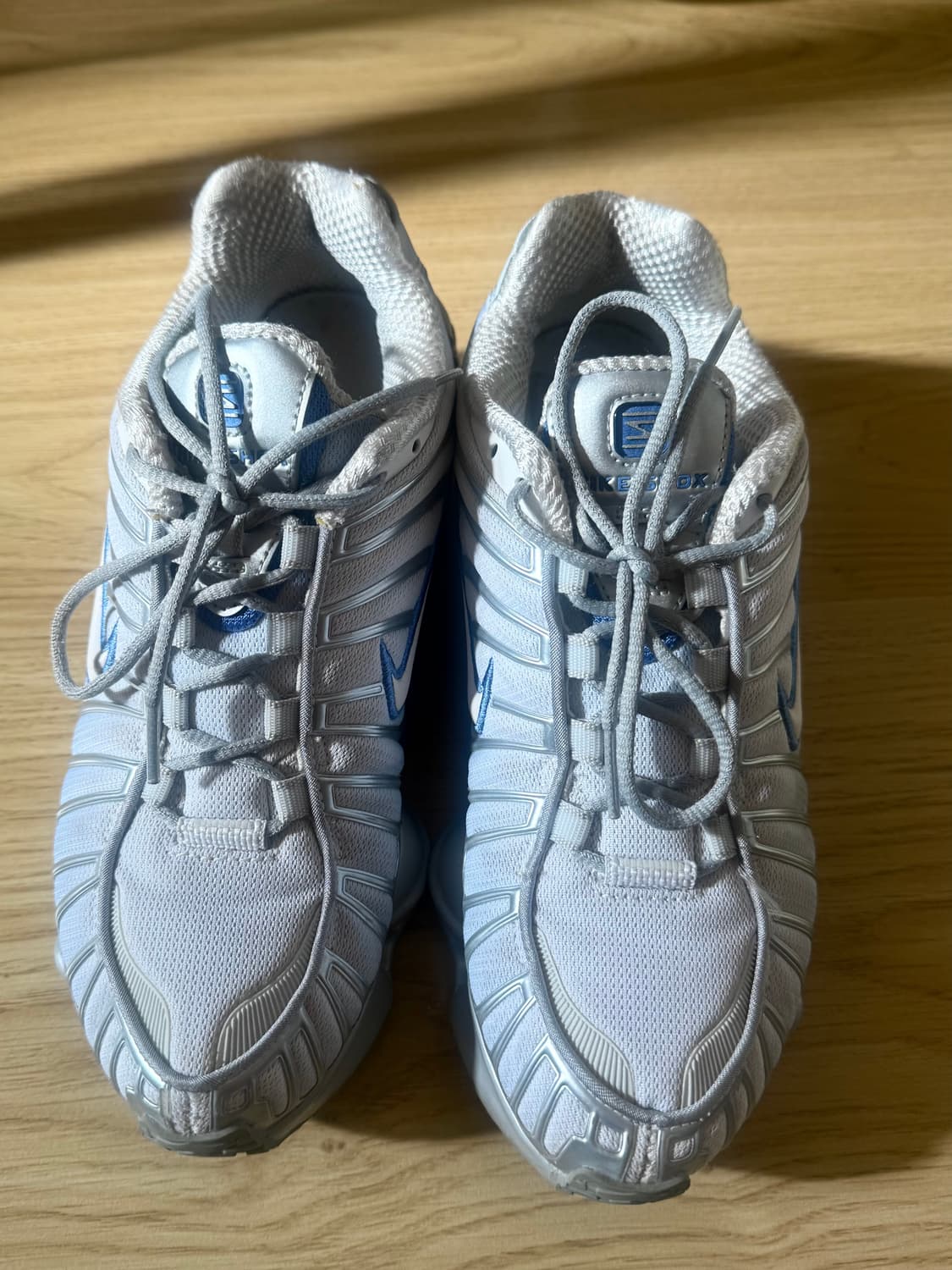 나이키 샥스 240 화이트 그레이 라이트블루  상품이미지2