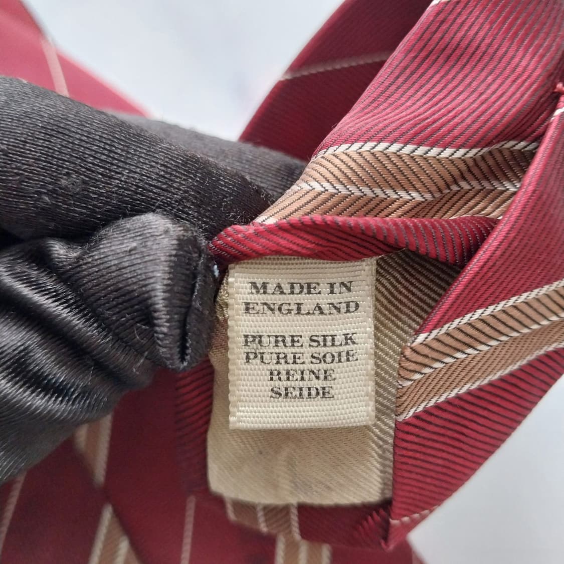 버버리 실크 버건디 스트라이프 넥타이 9cm A+~A등급 K1465
 상품이미지10